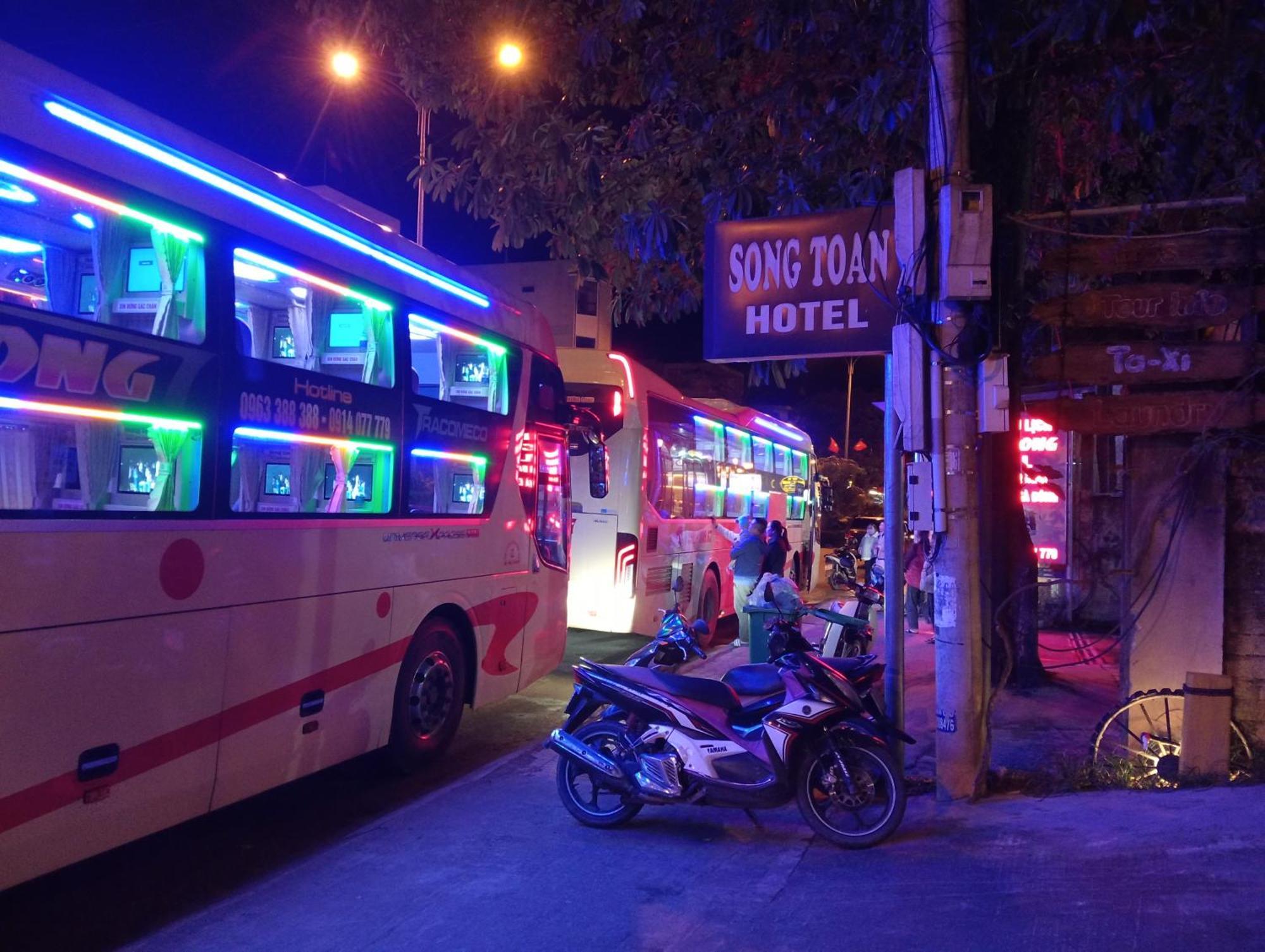 Song Toan Hotel Phong Nha Exterior photo